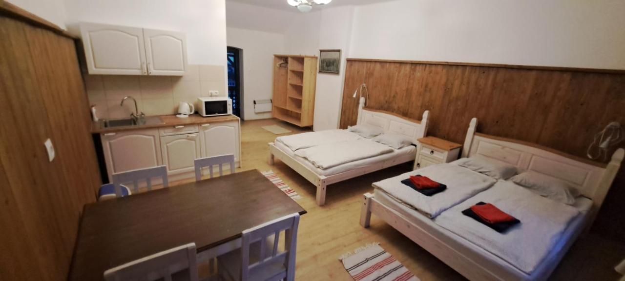Penzion A Restaurace U Baby Subrovy Hotel Kokorin Exterior foto